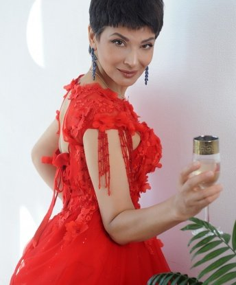 Диночка
